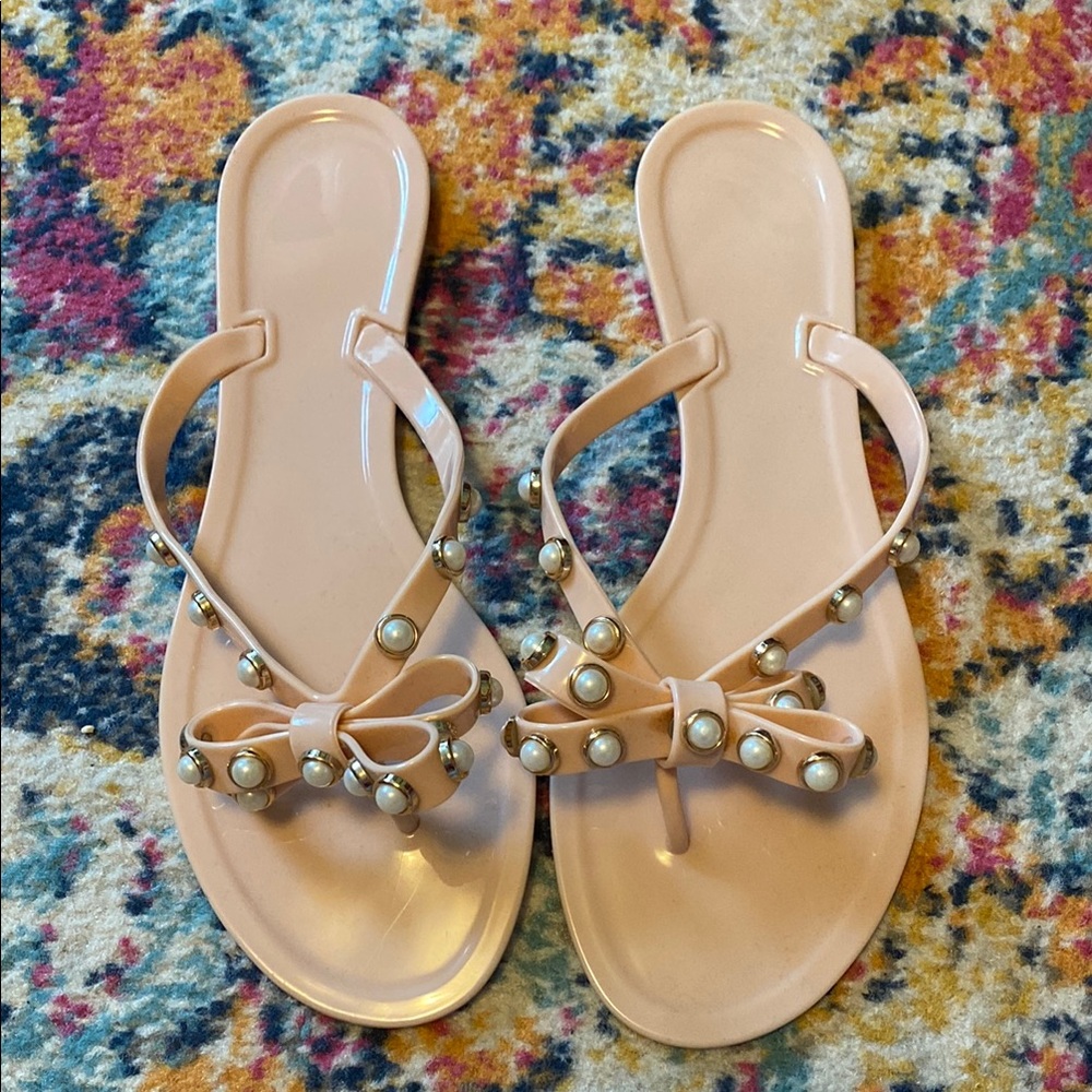 NEW Beige Peach Jelly Sandals Size 10 with Bow and Pearl Accents